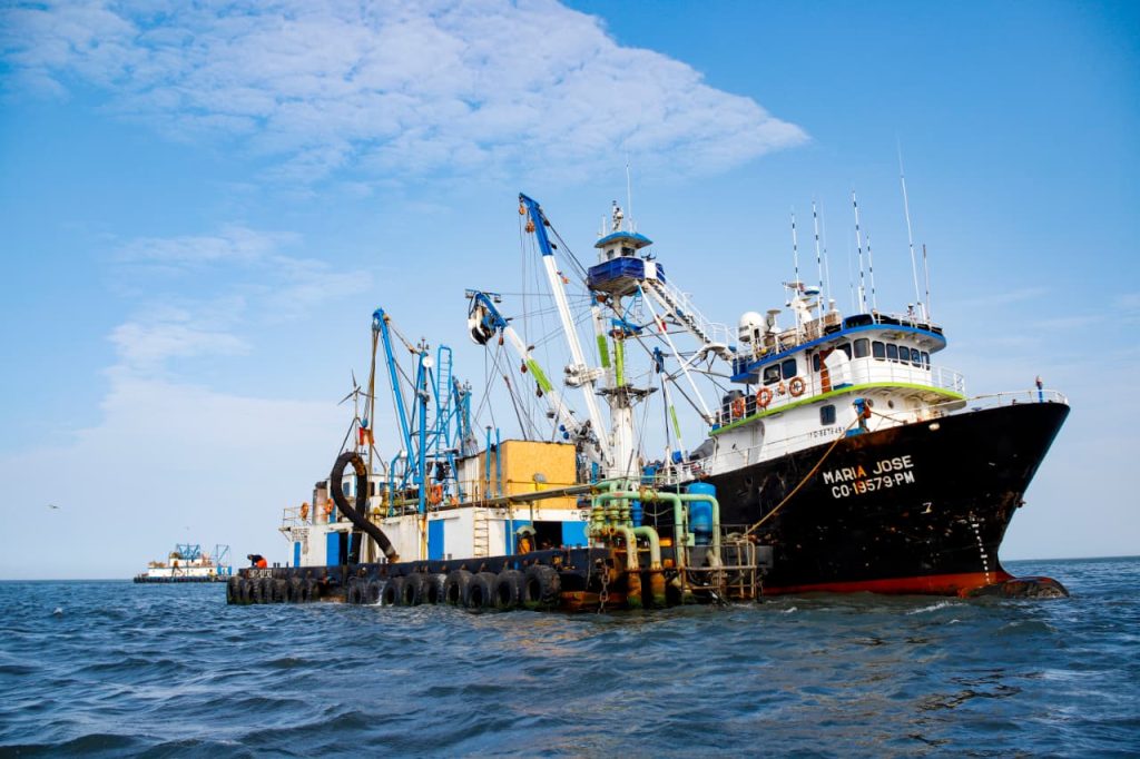 Formación personal de bahía La Libertad